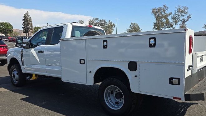 Used 2025 Ford F350 XL AWD/4WD image 2