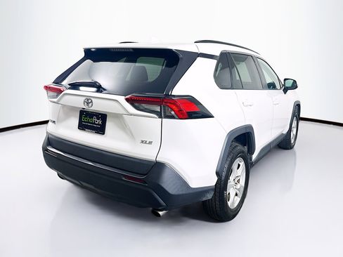 Used 2021 Toyota RAV4 XLE image 9