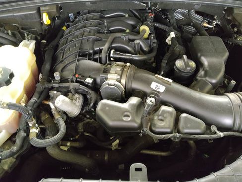 Used 2021 Jeep Grand Cherokee L Limited AWD/4WD image 30