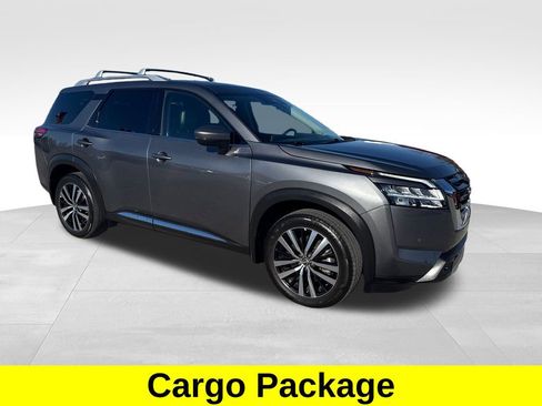 Used 2024 Nissan Pathfinder Platinum w/ Cargo Package image 8