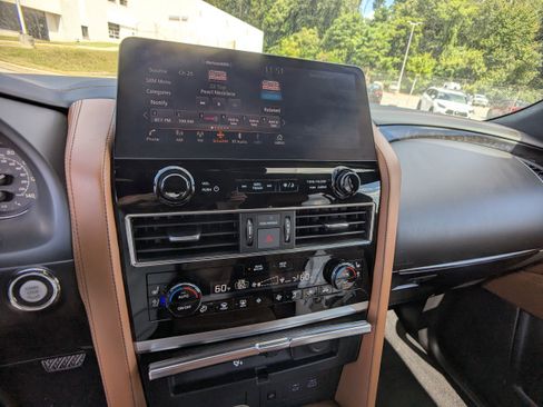 Used 2024 INFINITI QX80 Sensory w/ Cargo Package AWD/4WD image 22