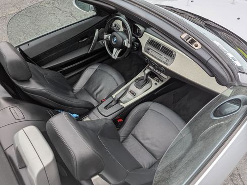Used 2004 BMW Z4 3.0i RWD image 44