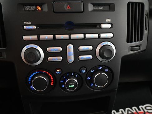 Used 2011 Mitsubishi Endeavor LS AWD/4WD image 14