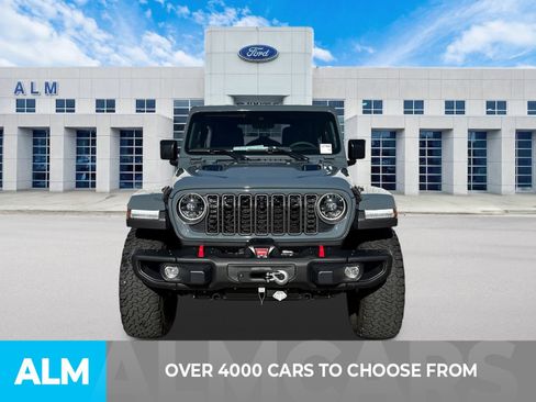 Used 2025 Jeep Wrangler Unlimited Rubicon image 3