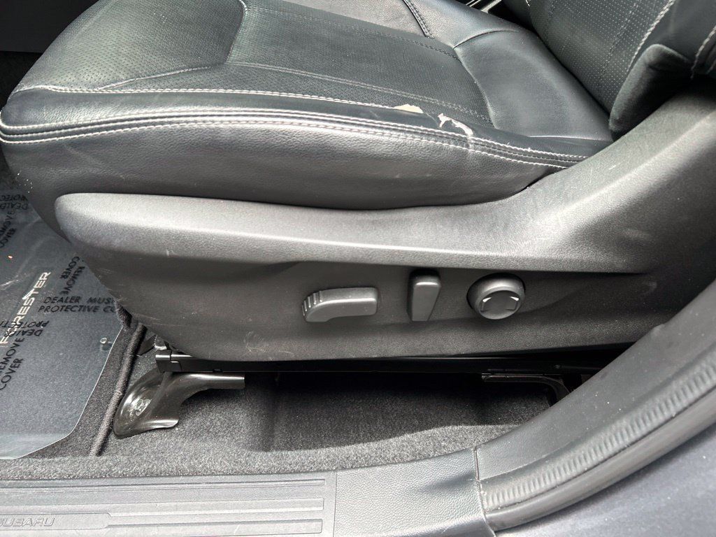 Used 2021 Subaru Forester Limited AWD/4WD image 18