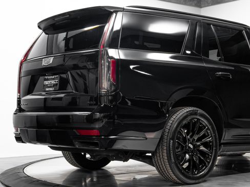 Used 2023 Cadillac Escalade Sport Platinum w/ LPO, ONYX Package image 15