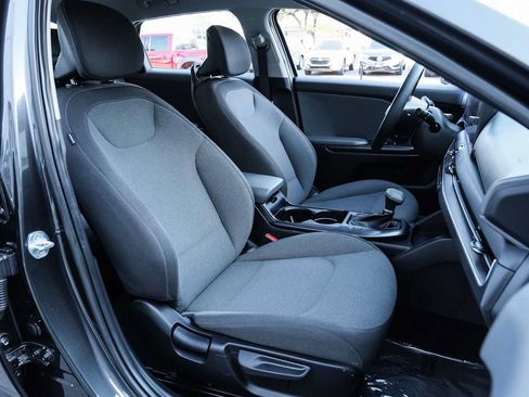 Used 2025 Kia K4 FWD image 27