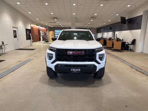 New 2025 GMC Canyon Elevation w/ Convenience Package image 3