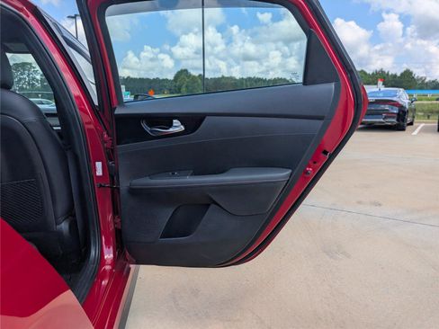 Used 2022 Kia Forte GT w/ GT Technology Package FWD image 23