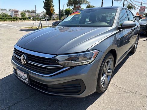 Used 2024 Volkswagen Jetta SE FWD image 23