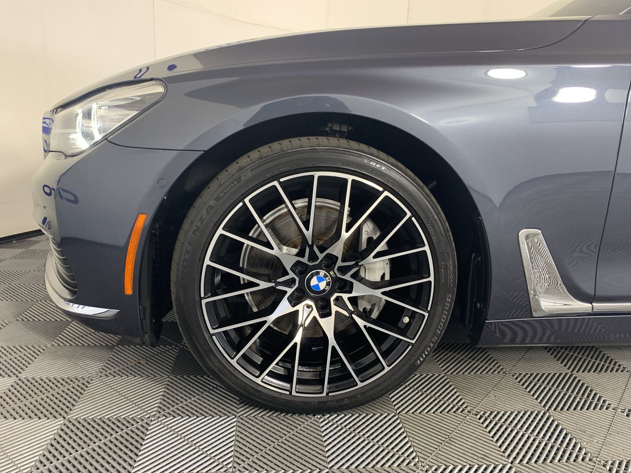 Used 2019 BMW 740i xDrive w/ Executive Package AWD/4WD image 11