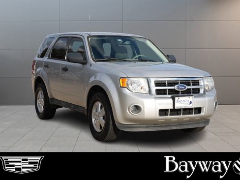 Used 2011 Ford Escape XLS w/ 101A Rapid Spec Order Code image 3
