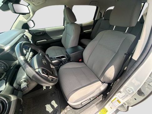 Used 2022 Toyota Tacoma SR5 RWD image 20