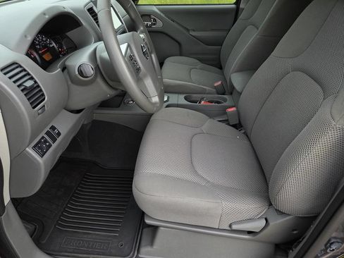 Used 2021 Nissan Frontier SV w/ Midnight Edition Floor Mats RWD image 22