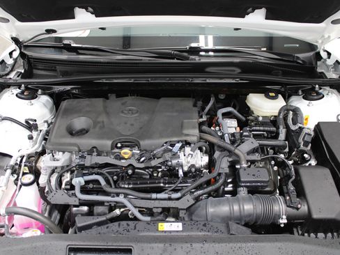 Used 2025 Toyota Camry SE FWD image 10