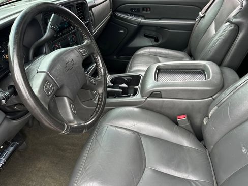 Used 2006 Chevrolet Silverado 2500 W/T w/ Skid Plate Package image 10