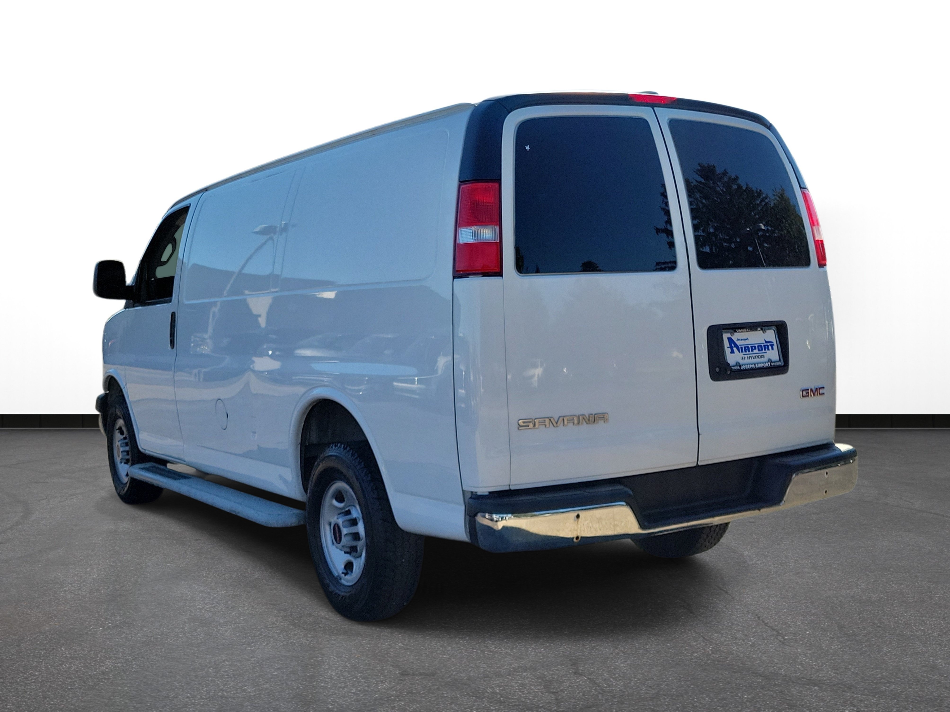 Used 2022 GMC Savana 2500 w/ Driver Convenience Package RWD image 3