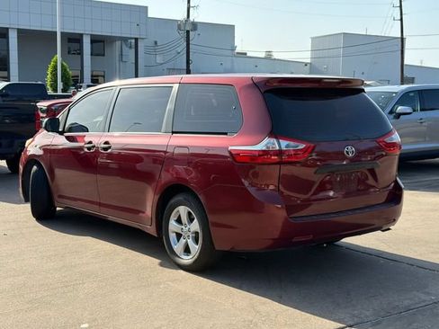 Used 2017 Toyota Sienna L FWD image 7