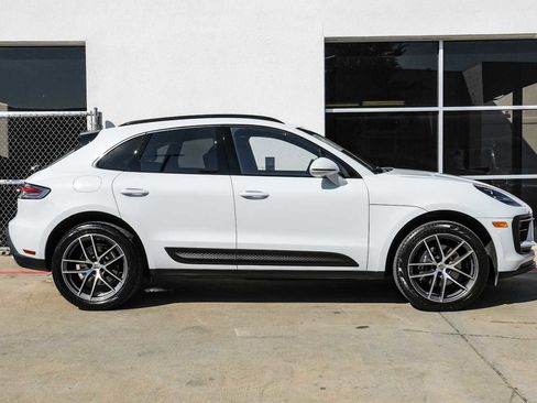 Used 2023 Porsche Macan image 8
