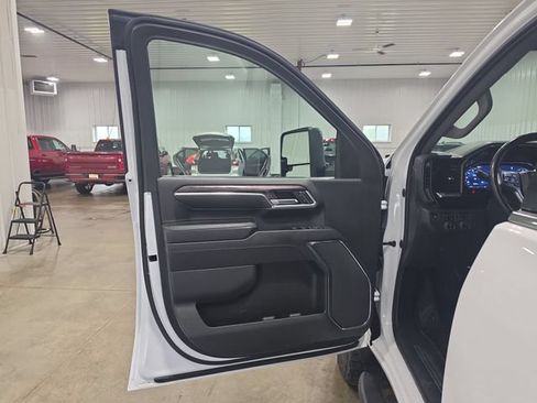 Used 2024 Chevrolet Silverado 2500 LTZ AWD/4WD image 22