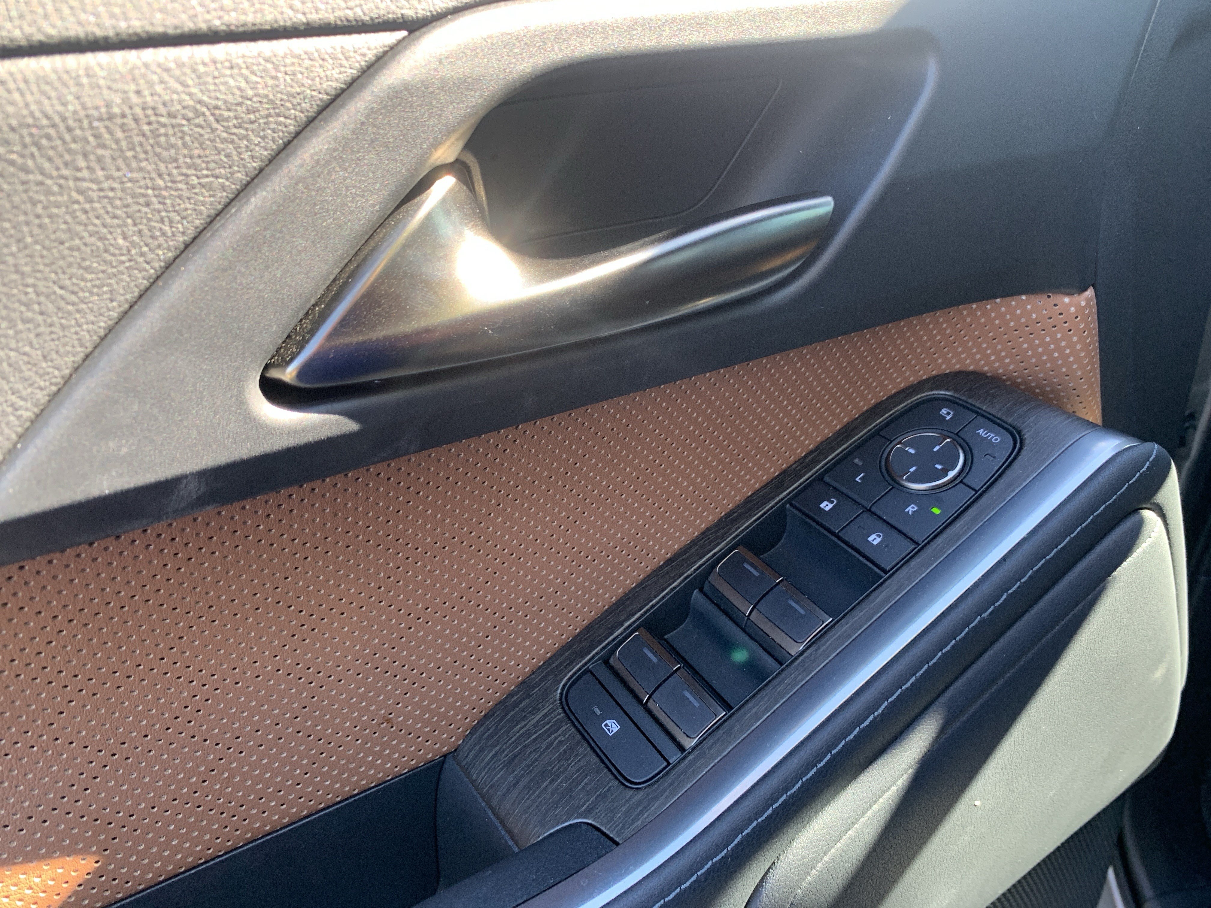 Used 2025 Lexus GX 550 w/ Accessory Package (2T) AWD/4WD image 15