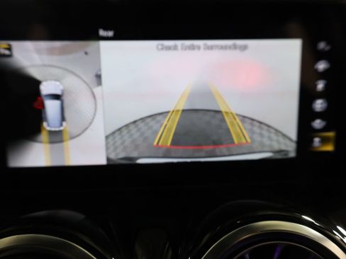 Used 2023 Mercedes-Benz GLB 250 4MATIC image 68