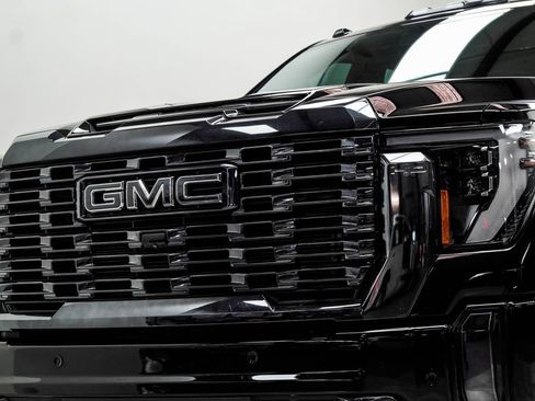 Used 2024 GMC Sierra 3500 Denali Ultimate image 2