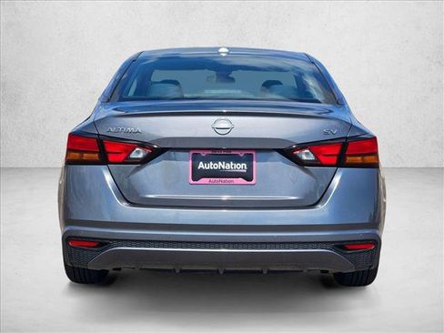 Used 2024 Nissan Altima 2.5 SV FWD image 7
