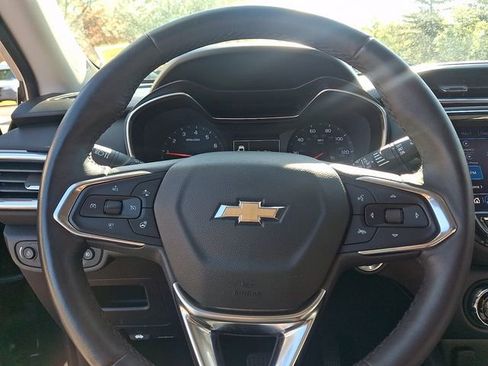 Used 2022 Chevrolet TrailBlazer LT w/ Premium Seating Package AWD/4WD image 18