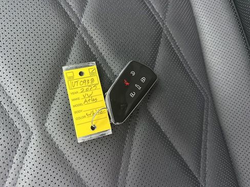Used 2025 Volkswagen Atlas SE image 36
