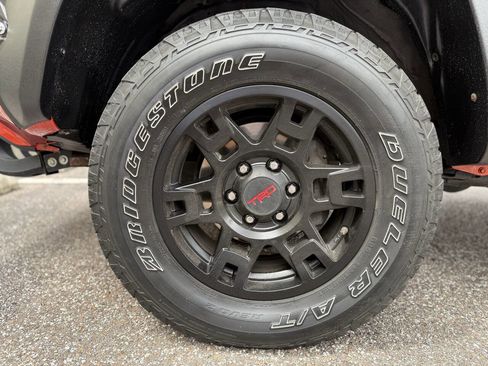 Used 2017 Toyota Tacoma SR5 image 28