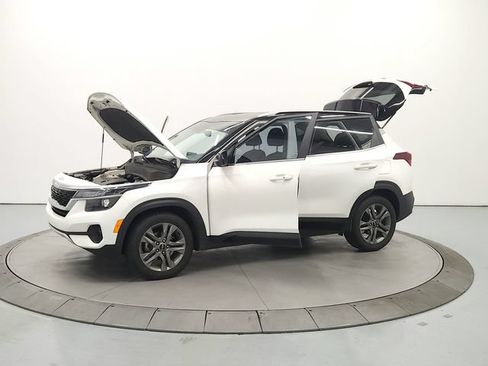 Used 2022 Kia Seltos S FWD image 12