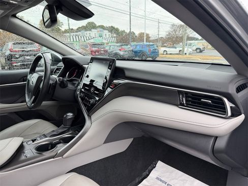 Used 2023 Toyota Camry XSE image 16