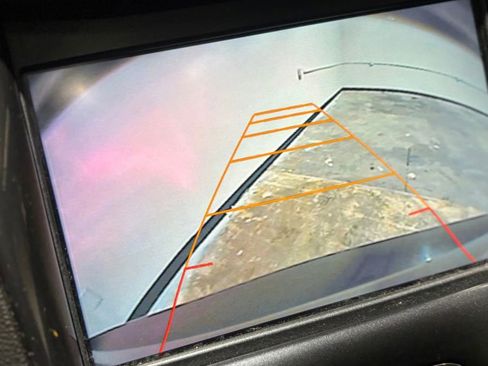 Used 2017 Chevrolet Impala LT w/ Convenience Package image 11