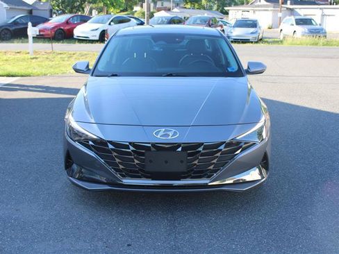 Used 2023 Hyundai Elantra Limited FWD image 2