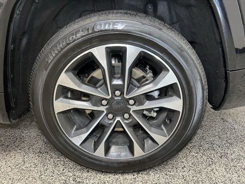 Used 2024 Jeep Grand Cherokee L Overland image 24