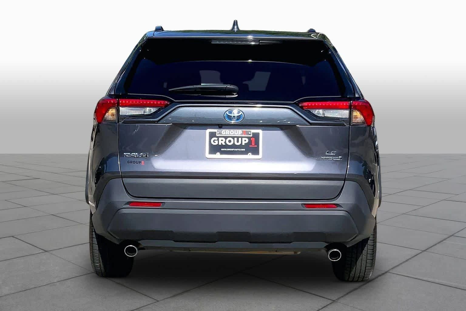 Used 2024 Toyota RAV4 LE AWD/4WD image 5