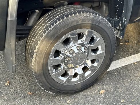 Used 2018 GMC Sierra 2500 Denali w/ Suspension Package, Off-Road image 7