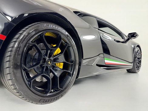 Used 2018 Lamborghini Huracan LP 580-2 RWD image 33