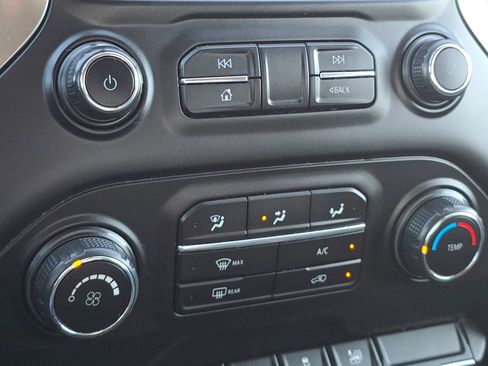 Used 2021 Chevrolet Silverado 1500 LT w/ Bed Protection Package image 24