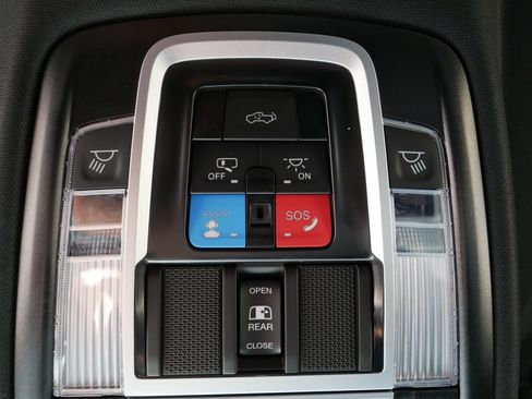 Used 2025 RAM 1500 Laramie w/ Advanced Safety Group II AWD/4WD image 32
