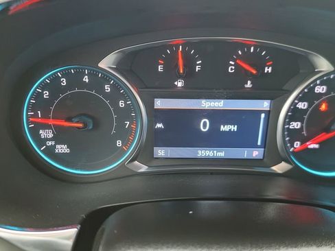 Used 2023 Chevrolet Traverse LT image 19