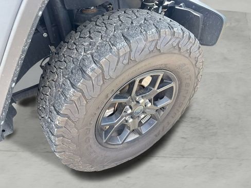 Used 2024 Jeep Wrangler Unlimited AWD/4WD image 9