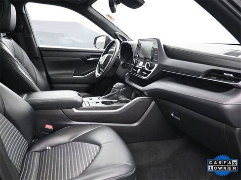 Used 2021 Toyota Highlander XSE image 29