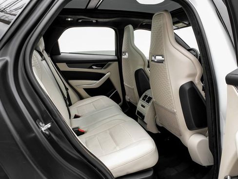 Used 2023 Jaguar F-PACE SVR image 29
