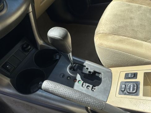 Used 2010 Toyota RAV4 4WD V6 image 16