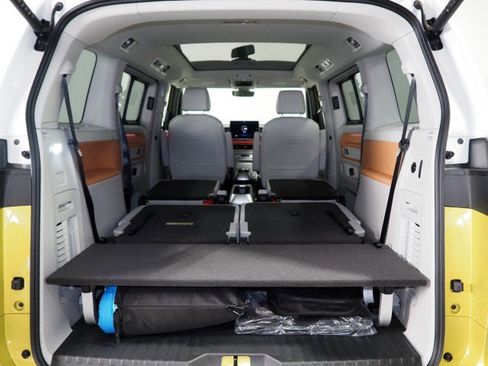 Used 2025 Volkswagen ID. Buzz 1st Edition image 47