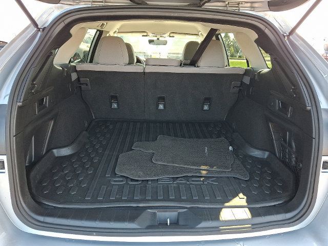 Used 2023 Subaru Outback Premium AWD/4WD image 27