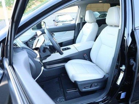 Used 2025 Nissan Murano SL AWD/4WD image 8