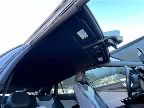 Used 2023 Volkswagen ID.4 Pro image 13